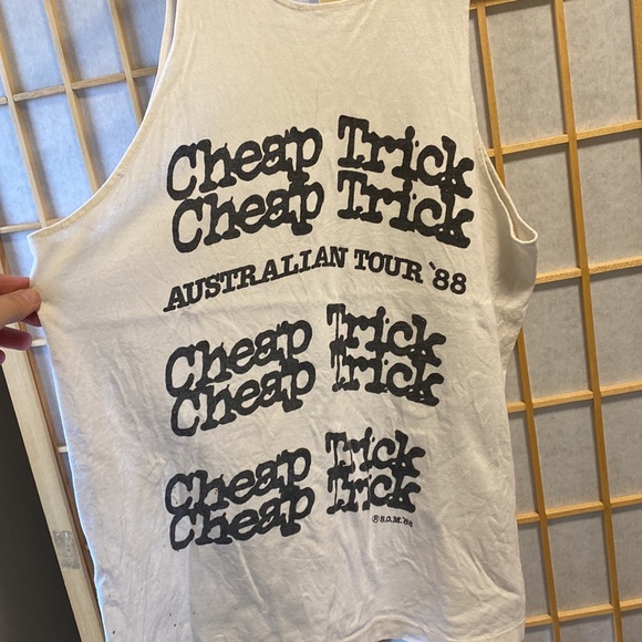Authentic vintage Cheap Trick tank from 1988 Australian tour - Picture 4 of 12
